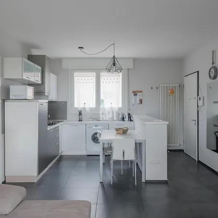 Appartamento Modern Apartment With Shared Swimming Pool