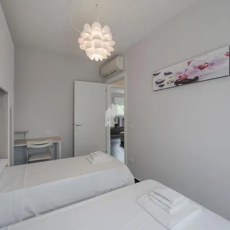 Appartamento Modern Apartment With Shared Swimming Pool Desenzano del Garda