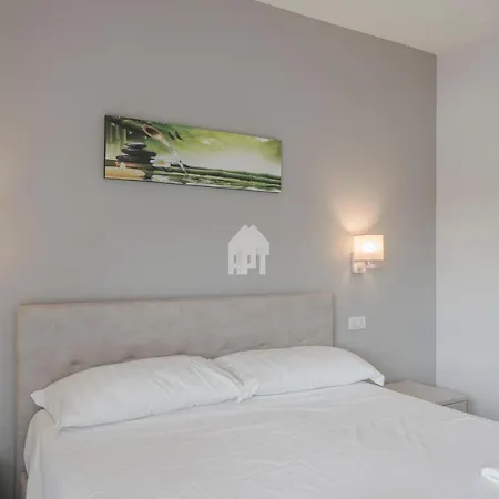 Appartamento Modern Apartment With Shared Swimming Pool Desenzano del Garda